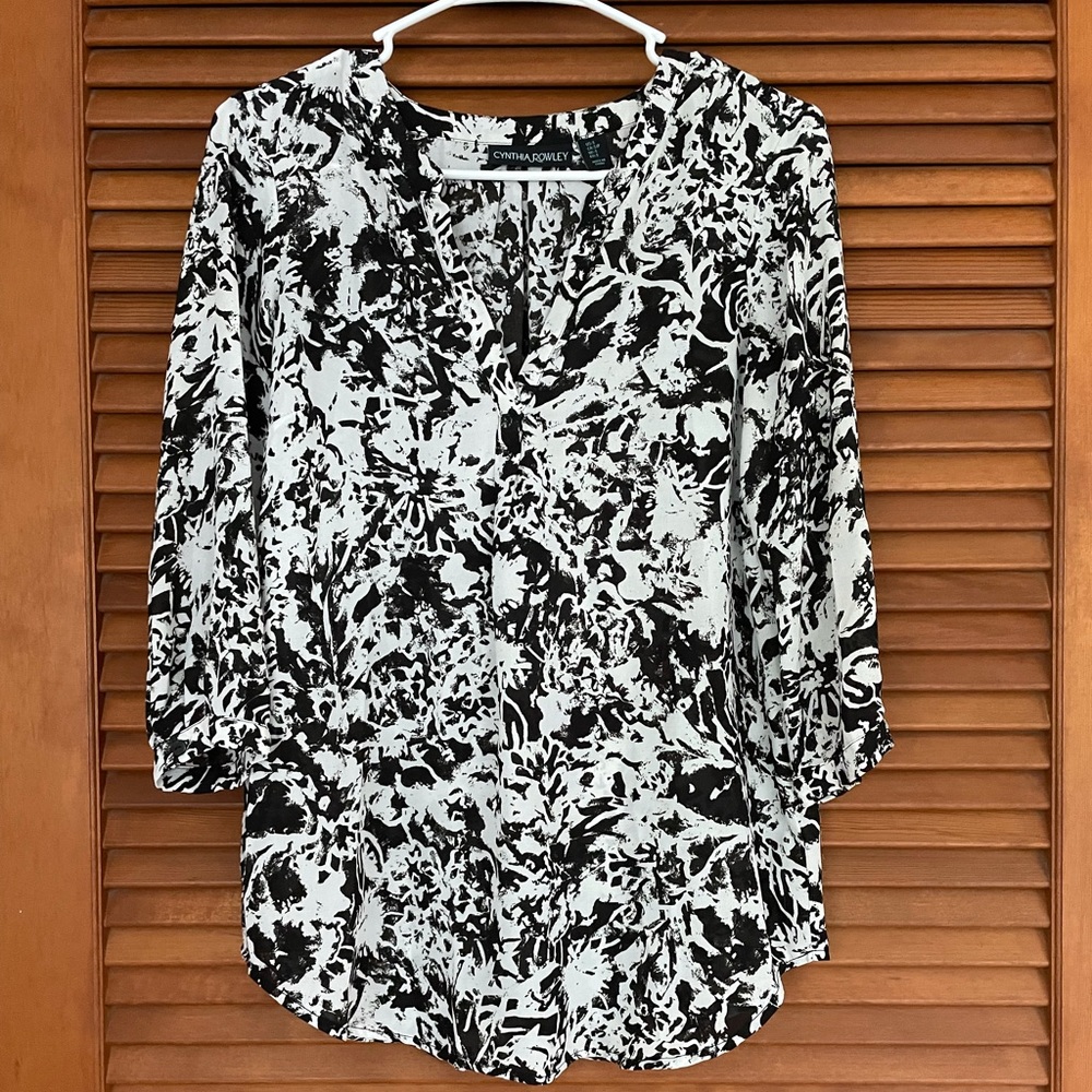 Black and white print dress shirt